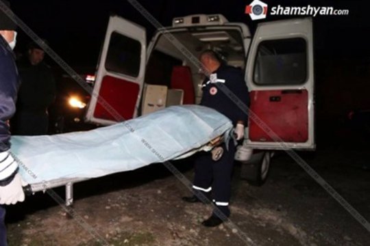 Գեղարքունիքում 19-ամյա վարորդը Toyota Camry-ով բախվել է գերեզմանների երկաթյա դարպասին և տեղում մահացել. Shamshyan.com