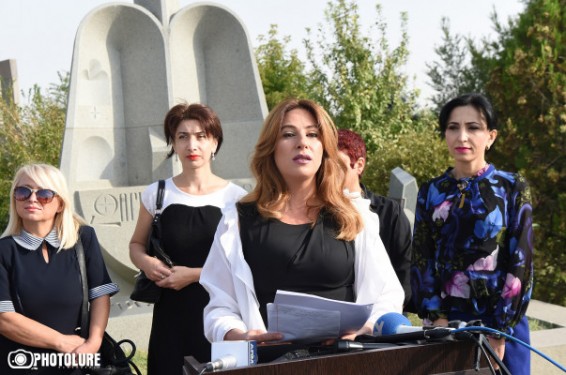 Փոստանջյանը Եռաբլուրում ուղերձով հանդես եկավ և հայտարարեց՝ նախապատրաստում են համահայկական ընդվզում