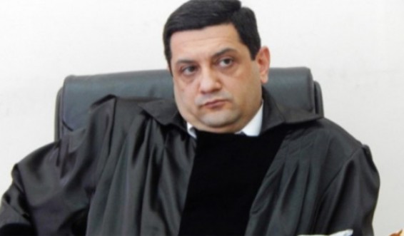 Միանգամից երկու դատավոր գործուղվել է Էրեբունի