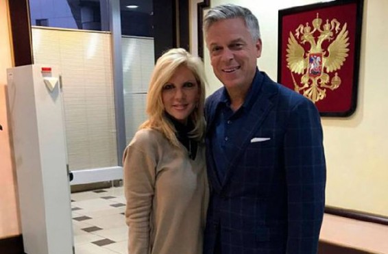ՌԴ-ում ԱՄՆ-ի նոր դեսպանը տիկնոջ հետ ժամանել է Մոսկվա
