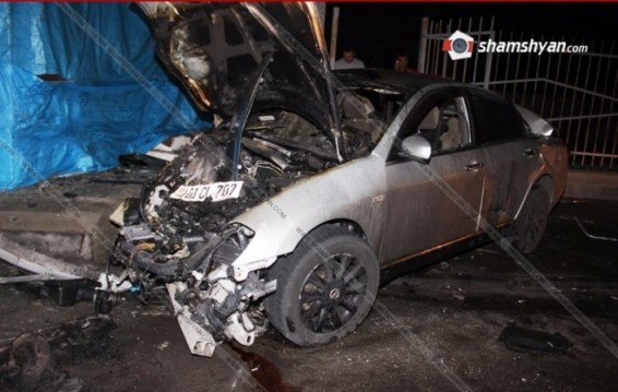 Խոշոր ավտովթար Նորագավիթի «գաի պոստի» մոտ. Nissan-ը բախվել պահակետին ինչից առաջացել է խոշոր հրդեհ. Կան վիրավորներ