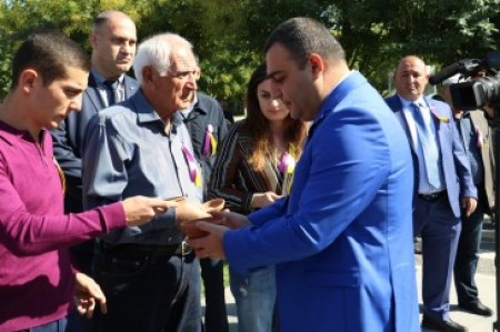 Այսօր նշվում է հայոց հոգեւոր մայրաքաղաք Էջմիածնի տոնը