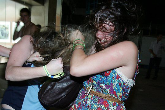 Երևանյան կարաոկե ակումբում մի խումբ աղջիկներ ծեծել են իրար