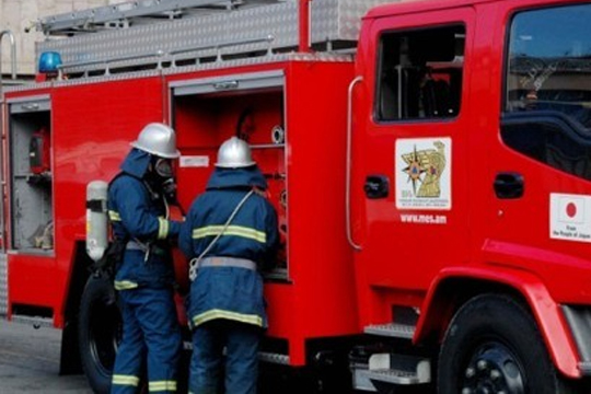 Հրդեհ Արին գյուղի ճանապարհին. մարման աշխատանքներին միացել են գյուղացիներն ու զինվորները