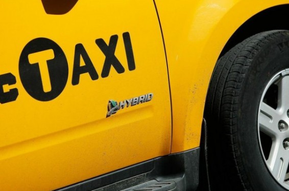 ԱՄՆ-ում կինը 6-ամյա երեխային թողել է տաքսու մեջ ու գնացել բանկ թալանելու