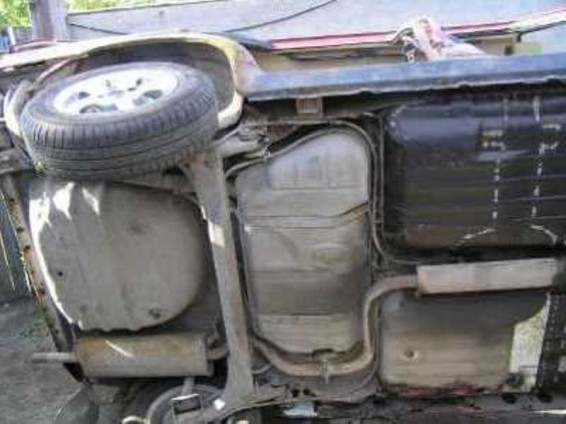 Ոստան-Քաղցրաշեն ճանապարհին մեքենան ընկել է ջրատարը