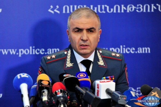 Արմավիրի մանկապարտեզում պատանդառուի հետ բանակցում է ոստիկանապետի առաջին տեղակալ Հունան Պողոսյանը