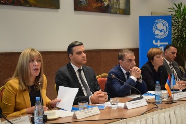 Երեխան պետք է ապրի ընտանիքում․ Երեւանում մեկնարկել է միջազգային խորհրդաժողովը