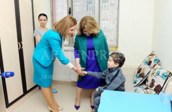 Մոլդովայի առաջին տիկինը հիացել է հայաստանյան արյունաբանական կենտրոնով և անձնակազմով