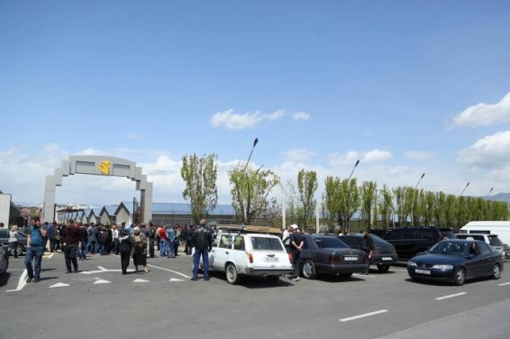 Հարկայինի աշխատողը վթարի է ենթարկել «Առինջ մոլ» տոնավաճառի աշխատակցին. մանրամասներ. 1in.am