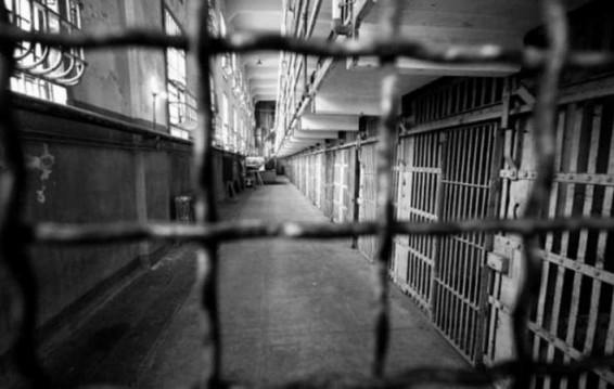 34 տարի առաջ բռնաբարված կնոջն ու իրեն բռնաբարած տղամարդուն բանտարկել են միևնույն խցում