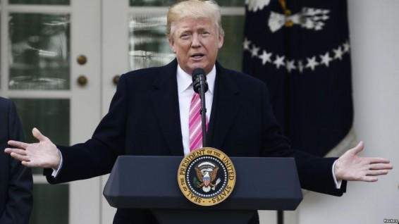 Трамп вновь призвал построить стену на границе с Мексикой