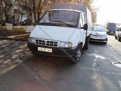 Երեւանում բեռնատար «ԳԱԶԵԼ»-ը հետընթաց կատարելիս՝ վրաերթի է ենթարկել հետիոտնին. վերջինս հիվանդանոցում մահացել է