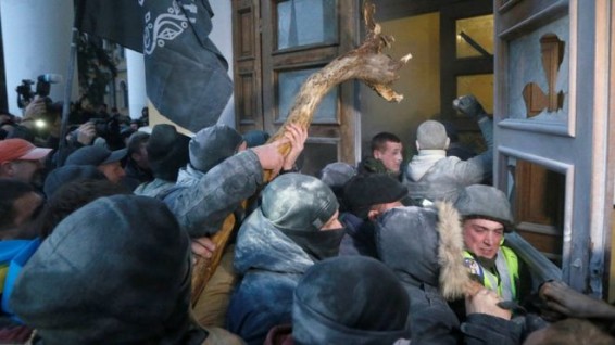 Акция сторонников Саакашвили в Киеве: пострадали 30 полицейских
