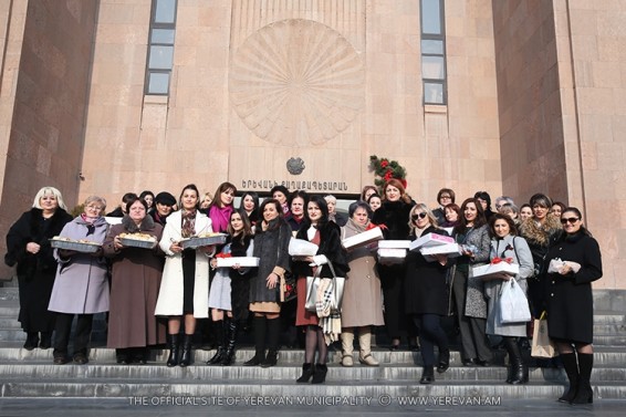 Մայրաքաղաք հաղորդաշար. «Մի կտոր ջերմություն» ծրագիր՝ Երևանի քաղաքապետարանի աշխատակցուհիների կողմից
