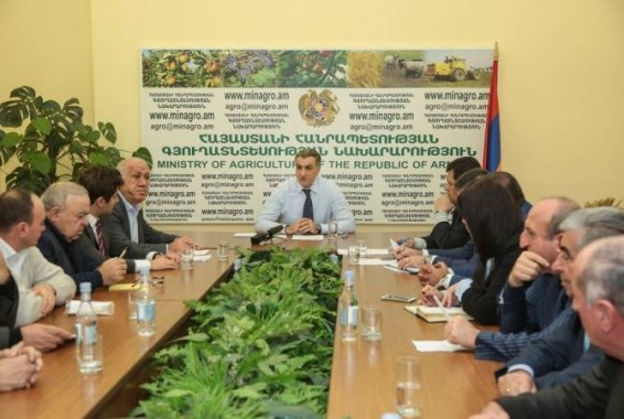 Գյուղնախարարությունում քննարկվել են սերմնարտադրությանն առնչվող հարցեր