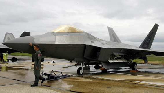В Генштабе рассказали, как F-22 провоцировал российские самолеты в Сирии