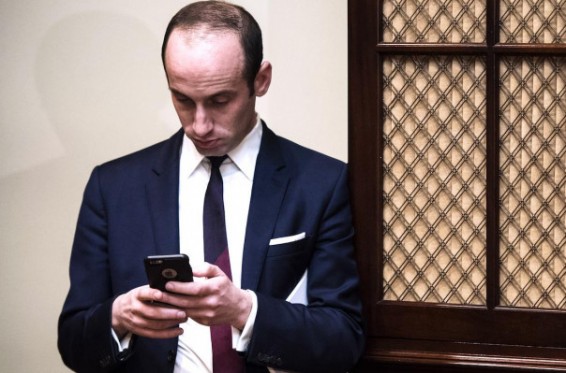 Սպիտակ տունն արգելել է իր աշխատակիցներին օգտվել անձնական բջջային հեռախոսներից