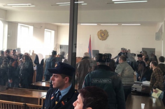 ՊՊԾ գործով ամբաստանյալ Ա.Բիլյանին այլ ՔԿՀ տեղափոխելու հարցով ՔԿՎ պետի տեղակալներն իրարամերժ պատասխաններ են տվել. Բիլյանի համար շտապօգնություն հրավիրվեց