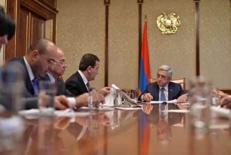 Նախագահը խորհրդակցություն է անցկացրել տնտեսական մրցակցության պաշտպանության պետական հանձնաժողովի անդամների մասնակցությամբ