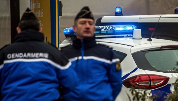 Жандармы применили силу для разгона протеста смотрителей тюрьмы под Парижем