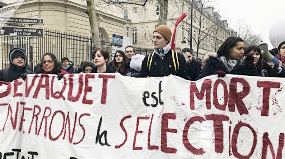 Ֆրանսիայում կրթական համակարգի փոփոխությունները դժգոհության ալիք են բարձրացրել