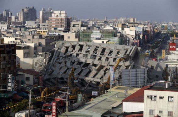 Թայվանում կրկին հզոր երկրաշարժ է տեղի ունեցել. մարդիկ փակված են մնացել փլուզված հյուրանոցի շենքում