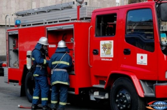 Երևանի 82-ամյա բնակիչը դիզվառելիք է լցրել վարագույրի վրա և փորձել է հրկիզել. նա տեղափոխվել է ոստիկանություն