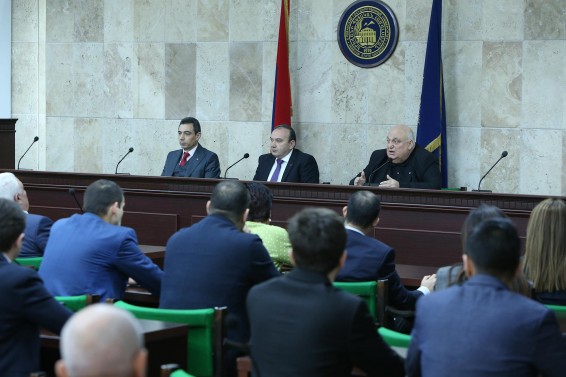 Նախարարը պարգևատրեց 2017թվականի 41 լավագույն ուսանողներին