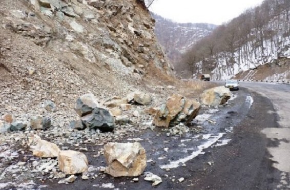 Քարաթափում Հադրութ-Ստեփանակերտ ճանապարհին