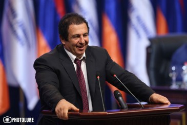 Video. Քաղաքացիները՝ Գագիկ Ծառուկյանի ֆուտբոլային ակումբ ստեղծելու մասին