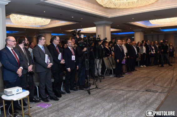 Մեկնարկել է «Լուսավոր Հայաստան» կուսակցության երկրորդ համագումարը