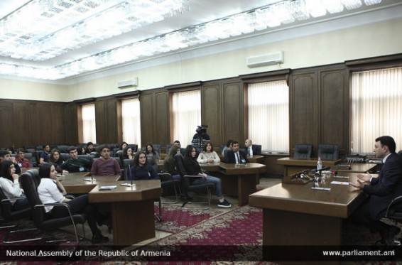 «Հայաստանը սիրում են ճանաչելով». Է. Շարմազանովը՝ ուսանողներին և դասախոսներին