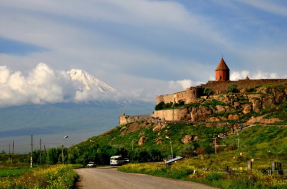 Արարատի մարզի դատախազը «Խոր Վիրապ» վանական համալիրի տարածքում հսկողությունն ուժեղացնելու միջնորդագիր է ներկայացրել