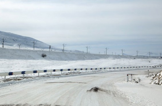 Սոթք-Քարվաճառ ավտոճանապարհին տեղ-տեղ առկա է մերկասառույց