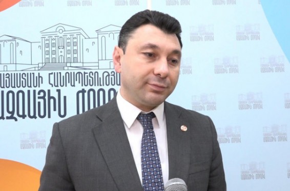 Պետք է էլեմենտար կոռեկտություն ունենան՝ չվիրավորելու համար հաշվիչ հանձնաժողովի անդամներին, այդ թվում՝ նաև իրենց. Է. Շարմազանովը «Ելքի» հայտարարությունների մասին