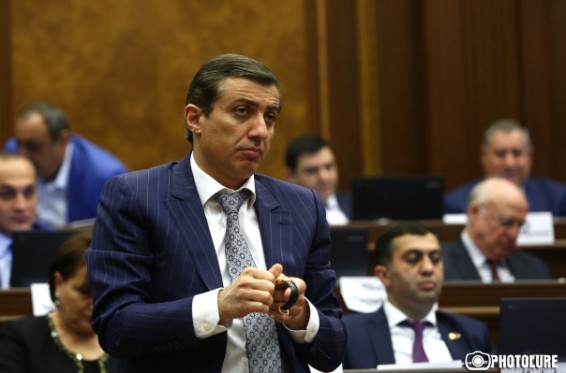 Միհրան Պողոսյանի՝ օտարերկրյա դպրոցներում սովորող արական սեռի աշակերտներին տարկետում տալու մասին նախագիծը դրական եզրակացություն ստացավ