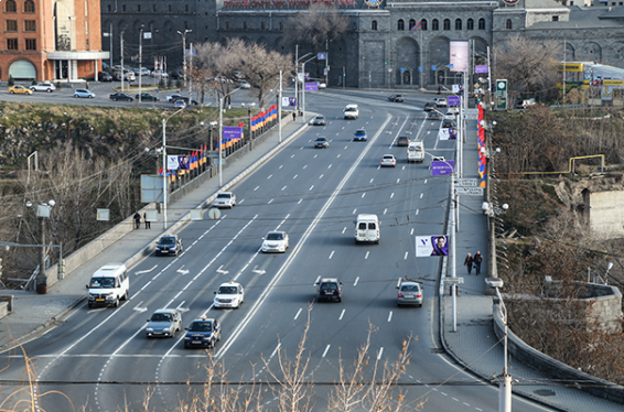 Քաղաքացին բենզին է լցրել վրան, անցել կամրջի եզրագիծը և փորձել է նետվել