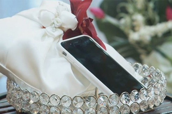 Ամերիկացին «ամուսնացել է» iPhone-ի հետ