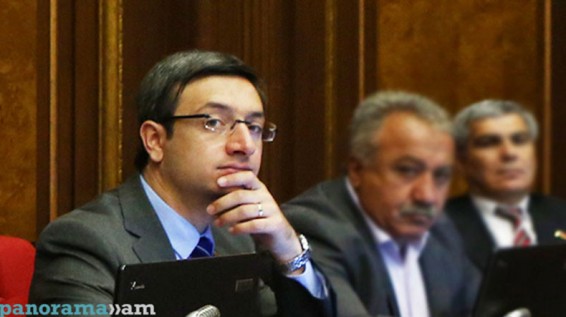 Разлад внутри оппозиционного Блока «Елк»: партия «Светлая Армения» против методов Никола Пашиняна, но мешать не станет