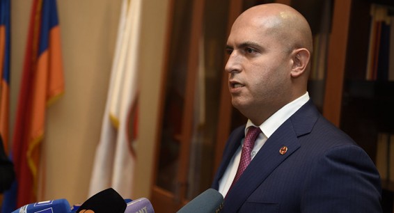 Այս պատմության մեջ հարցականները շատ են. Արմեն Աշոտյանը՝ Ասյա Խաչատրյանի պնդումների մասին