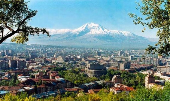 Ինչո՞ւ արժե այցելել Հայաստան. Նոր հոլովակ՝ Renderforest-ից