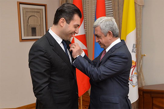 Սերժ Սարգսյանը պարգևատրել է Միքայել Մինասյանին