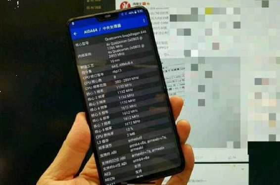 Համացանցում հրապարակվել է OnePlus 6 նորագույն սմարթֆոնի «կենդանի» լուսանկարը