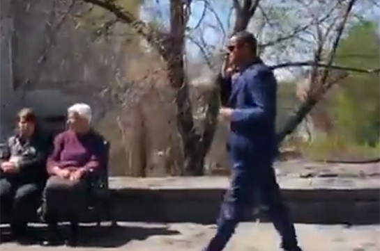 Video. Հանրապետական պատգամավորը Բաղրամյան պողոտայով ոտքով իջնում է Ազգային ժողով