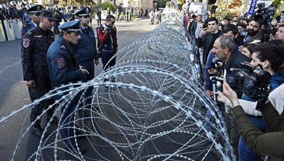 Лидер акций протеста в Ереване заявил о 30 задержанных сторонниках