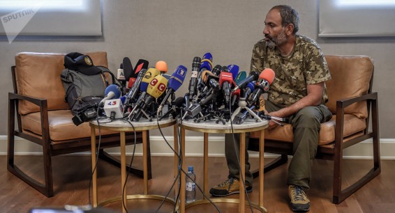 Отказ и.о. премьера Армении Карена Карапетяна прийти на переговоры означает, что в РПА полная неразбериха