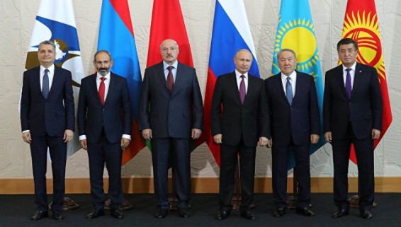 Путин надеется, что Молдавия сегодня получит статус наблюдателя в ЕАЭС