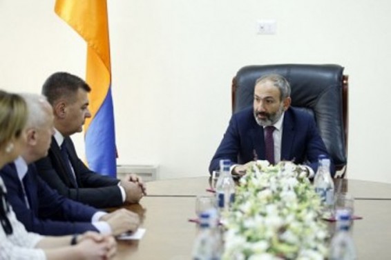 Վարչապետը գերատեսչությունների աշխատակազմերին է ներկայացրել նորանշանակ նախարարներին