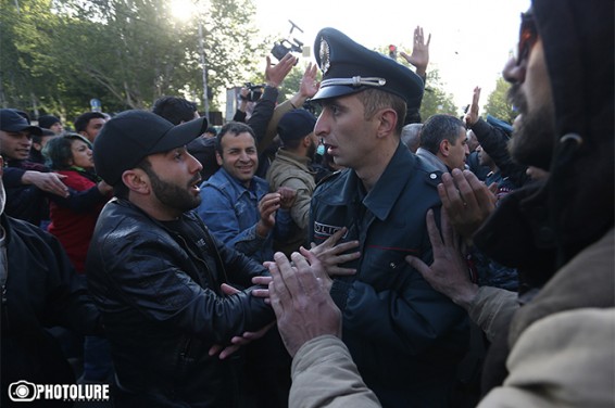 Пашинян назвал саботажем акции протеста в Армении